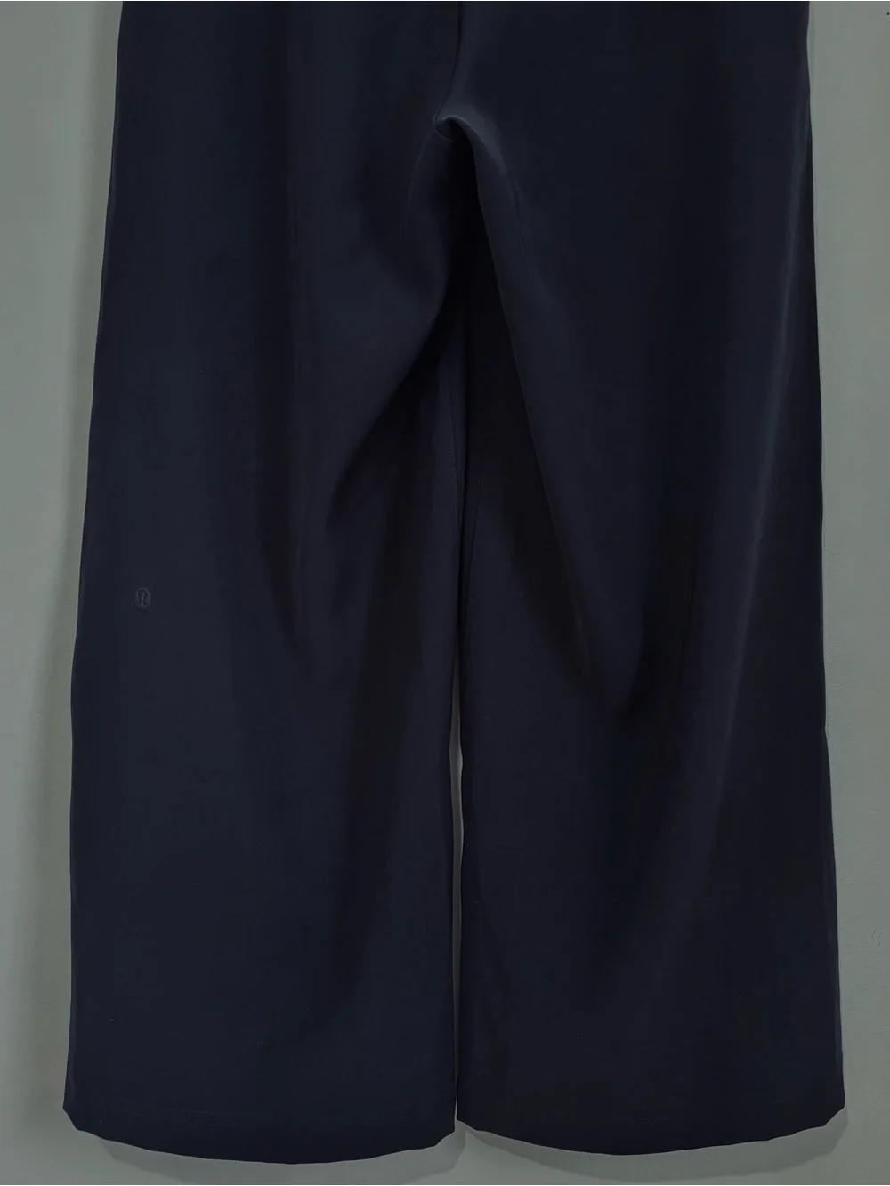 Lululemon on the fly 7/8 wide leg pull on cropped black slouchy activewear pants